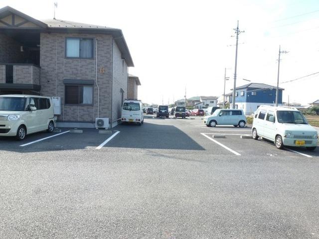 ハーヴェスト･パーク　Ａ/Ｂ/Ｃ（C202） 駐車場