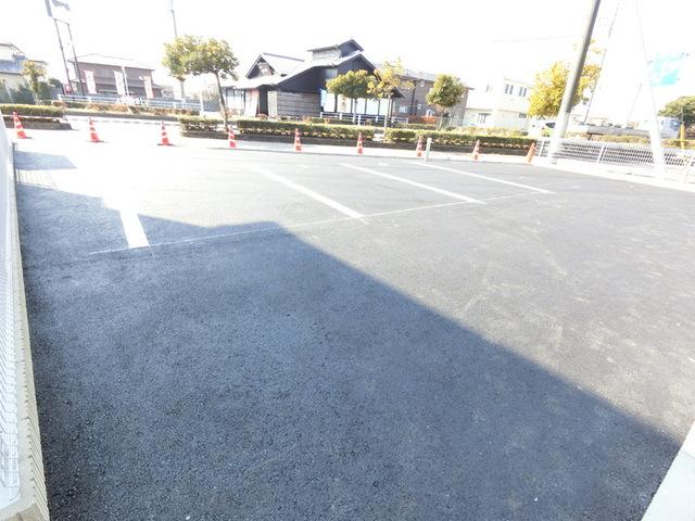 ビーライフ（201） 駐車場
