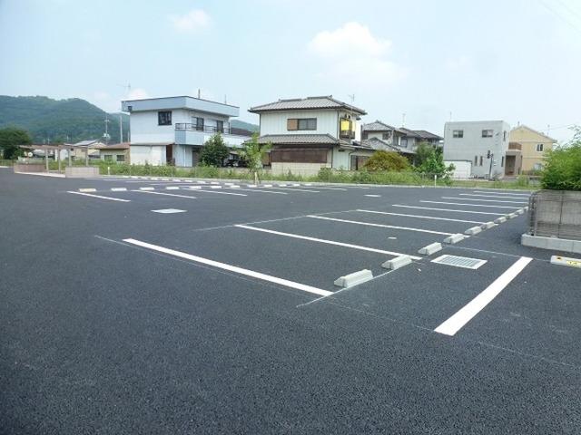 セジュール富久（307） 駐車場