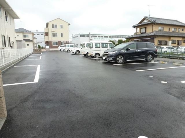 グランデ（101） 駐車場