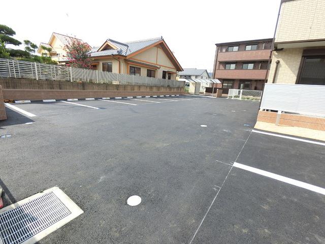 サープレマーシー　Ｂ（302） 駐車場