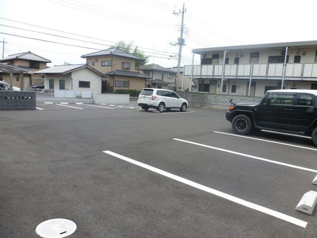 ブルート（201） 駐車場