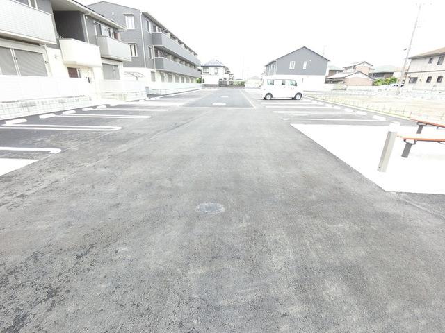 ＴＴ　Grace（102） 駐車場
