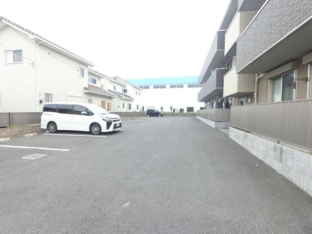 グラン（301） 駐車場