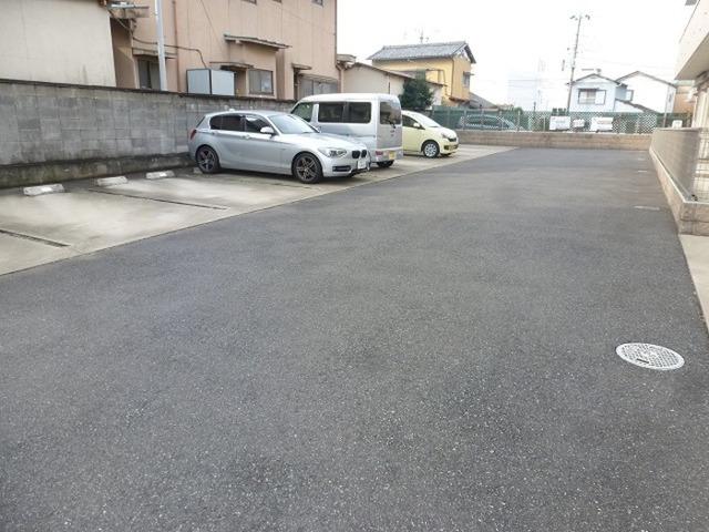 Ｆｒｅｎｔｅ（105） 駐車場