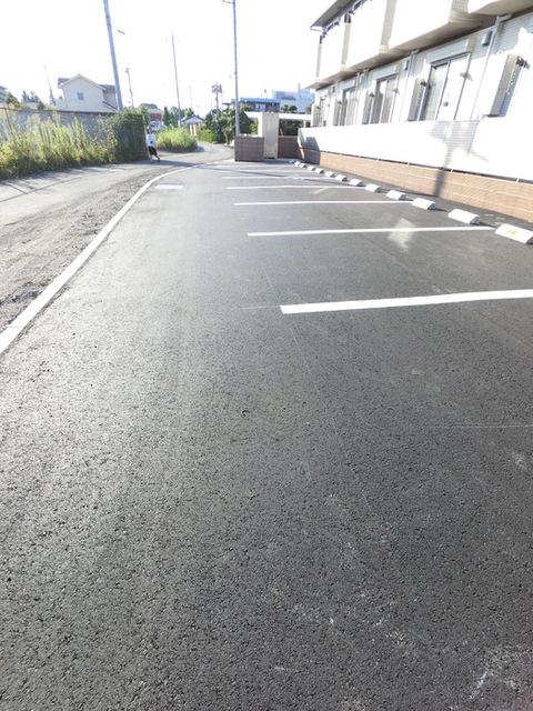グラン・トルチェ（205） 駐車場