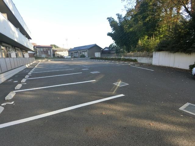Ｄ-ｒｏｏｍ Ｒｉｖｉｅｒｅ（101） 駐車場