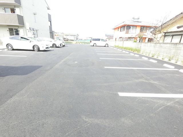 プレミスト　Ⅲ（301） 駐車場