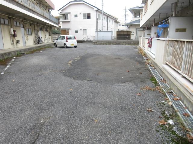 美原ハイツ（105） 駐車場
