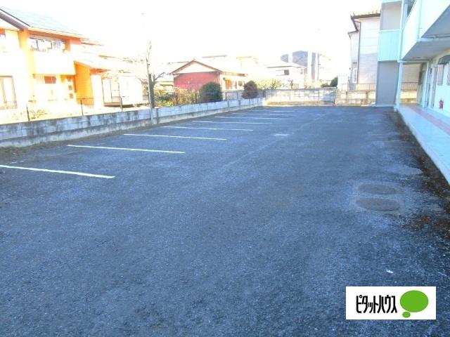 ベルピアワン（303） 駐車場