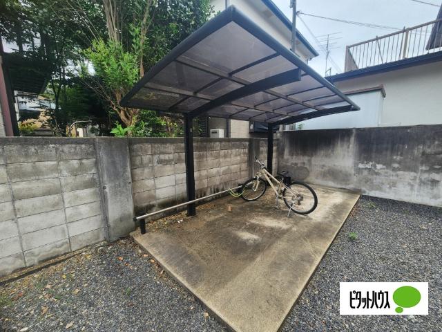 クローバーハウス（103） 駐車場