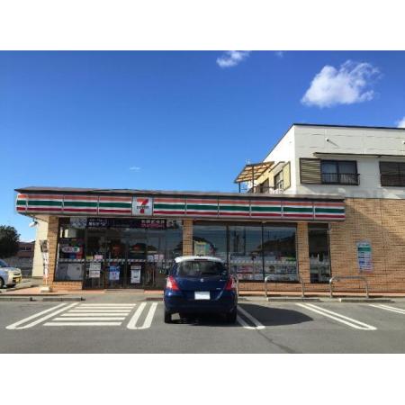 セブンイレブン邑楽中野横町店：520m