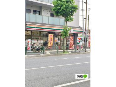 セブンイレブン練馬中村かしわ公園前店：301m