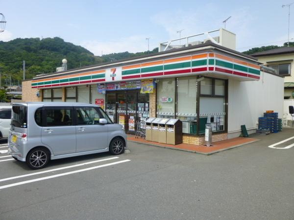 セブンイレブン小田原国府津北店：345m