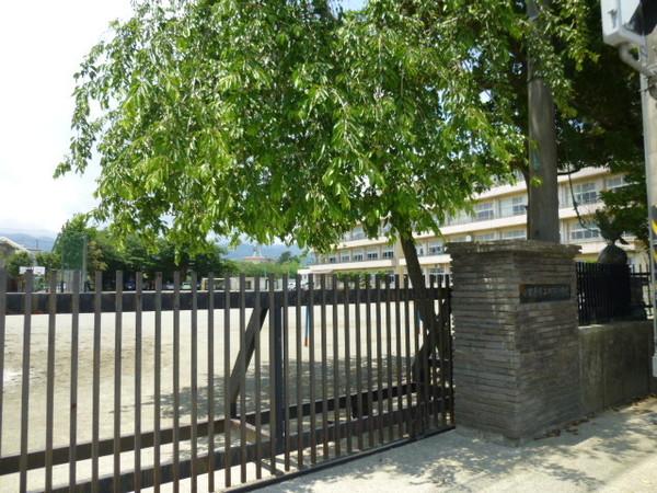 小田原市立町田小学校：605m