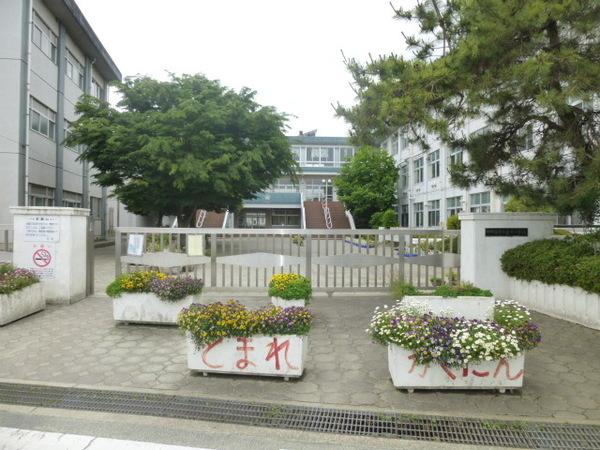 小田原市立東富水小学校：535m