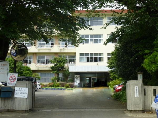 小田原市立久野小学校：924m