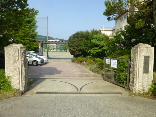 小田原市立国府津中学校：533m