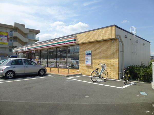 セブンイレブン小田原東町5丁目店：277m