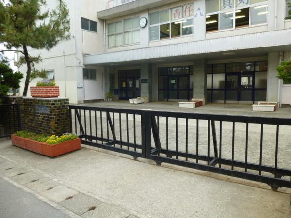 小田原市立泉中学校：1176m