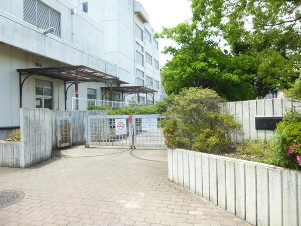 小田原市立富士見小学校：506m
