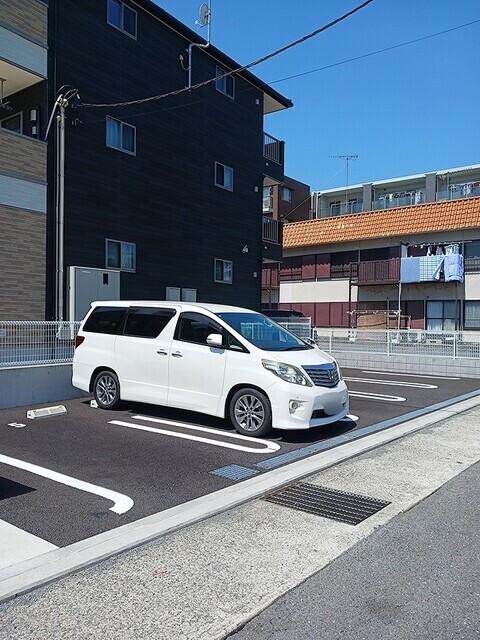 アミーゴⅢ（203） 駐車場