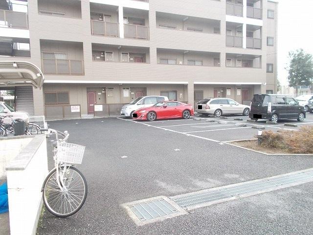 レインボーキャッスル（202） 駐車場