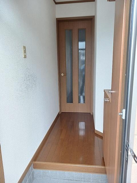 ノースヴィラ（102） 玄関