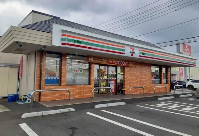 セブンイレブン飯泉南店：500m