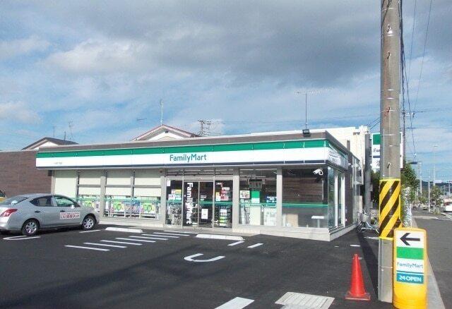ファミリーマート下堀店：240m