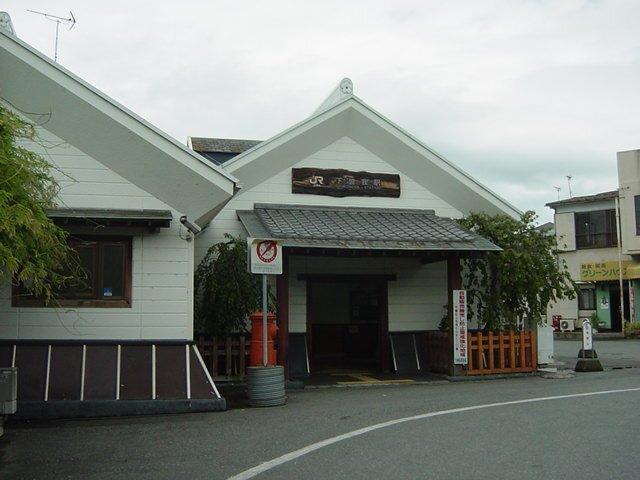 下曽我駅(JR　御殿場線)：197m
