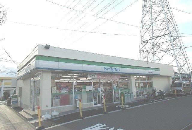 ファミリーマート巡礼街道店：300m
