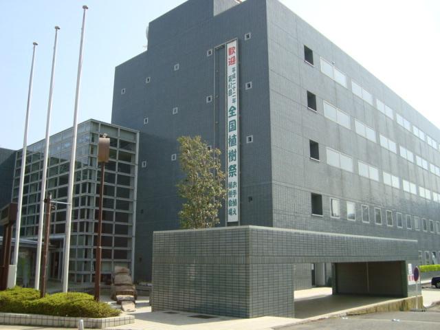 市役所：1100m