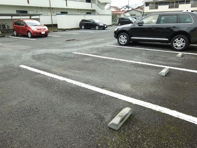 ハイツ飯泉　Ｂ棟（201） 駐車場
