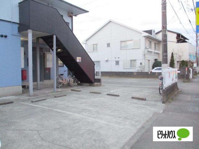 メゾンドフェリシテ 1（102） 駐車場
