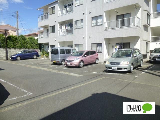 アークヒルズ佐須栄町A（201） 駐車場