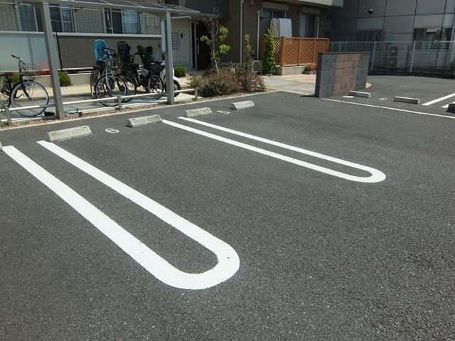 セレーソエステート（202） 駐車場