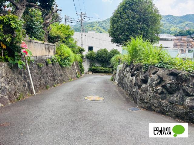 足柄下郡湯河原町宮上（理想郷） 前面道路含む現地写真