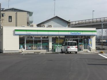 ﾌｧﾐﾘｰﾏｰﾄ 知立弘法店：709m