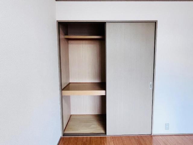 レジデンス六斗 収納