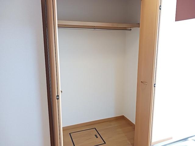 ティアラ城前（105） 収納