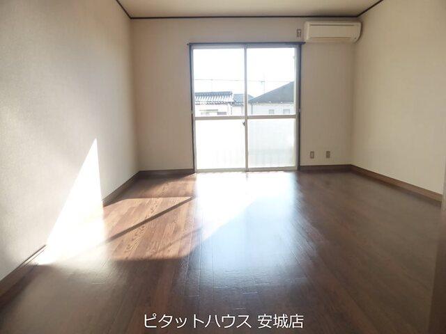 エブリワン西棟（110） リビング