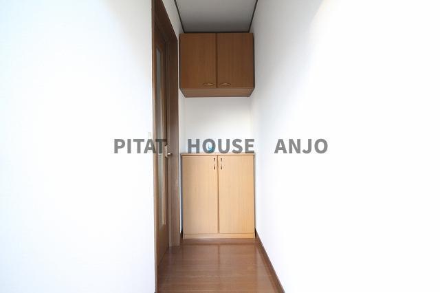 Pure Heights 外山A･B（B102） 玄関