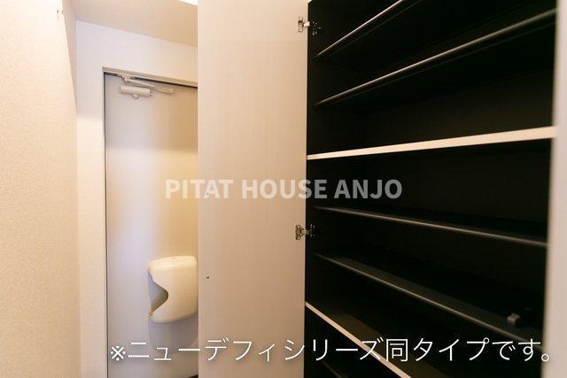 ルミエール　井竜（107） 収納