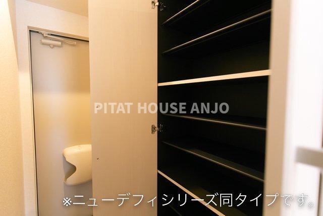 ルミエール　井竜（105） 収納