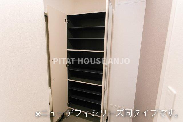 ルミエール　井竜（203） 収納