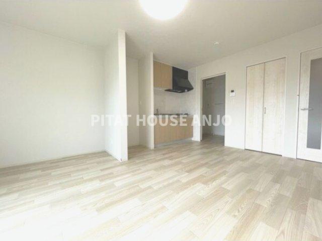 Garage Villa 西岡崎（105） リビング