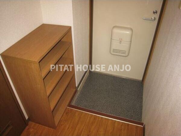 アップルヒルズ（301） 玄関