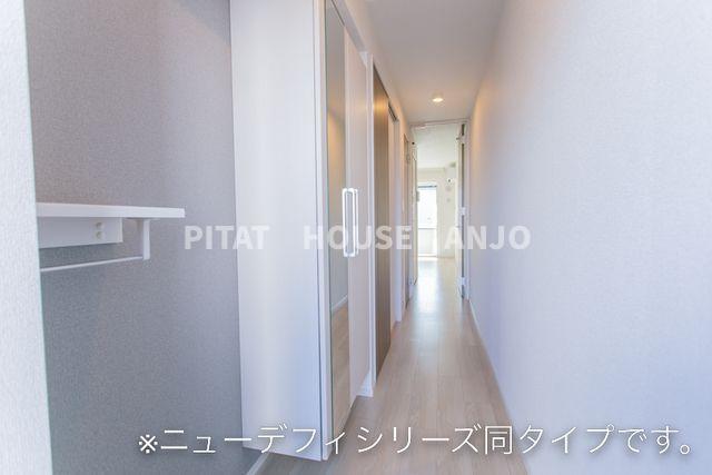 ルミエール　井竜（102） 玄関