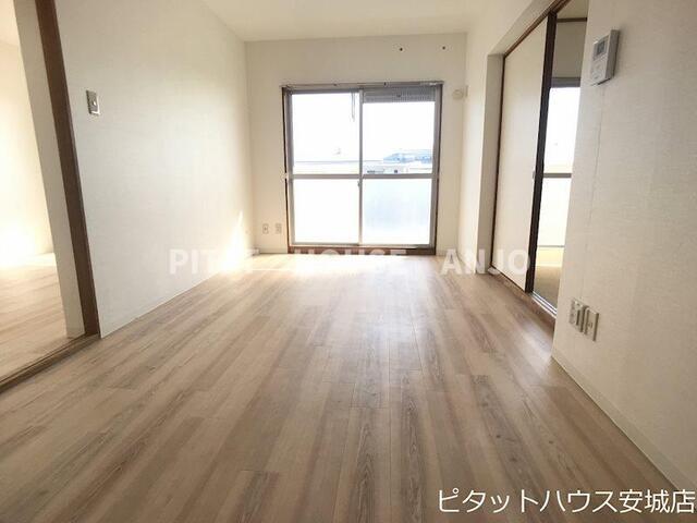 エスペランス池浦B（402） リビング